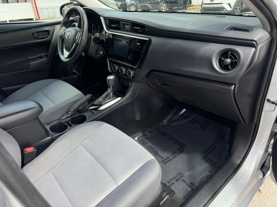 2017 Toyota Corolla SE Sedan 4D