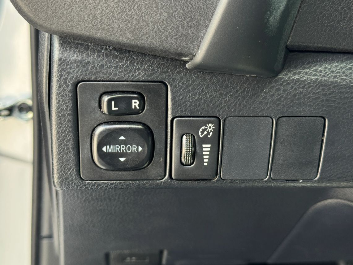 2017 Toyota Corolla SE Sedan 4D