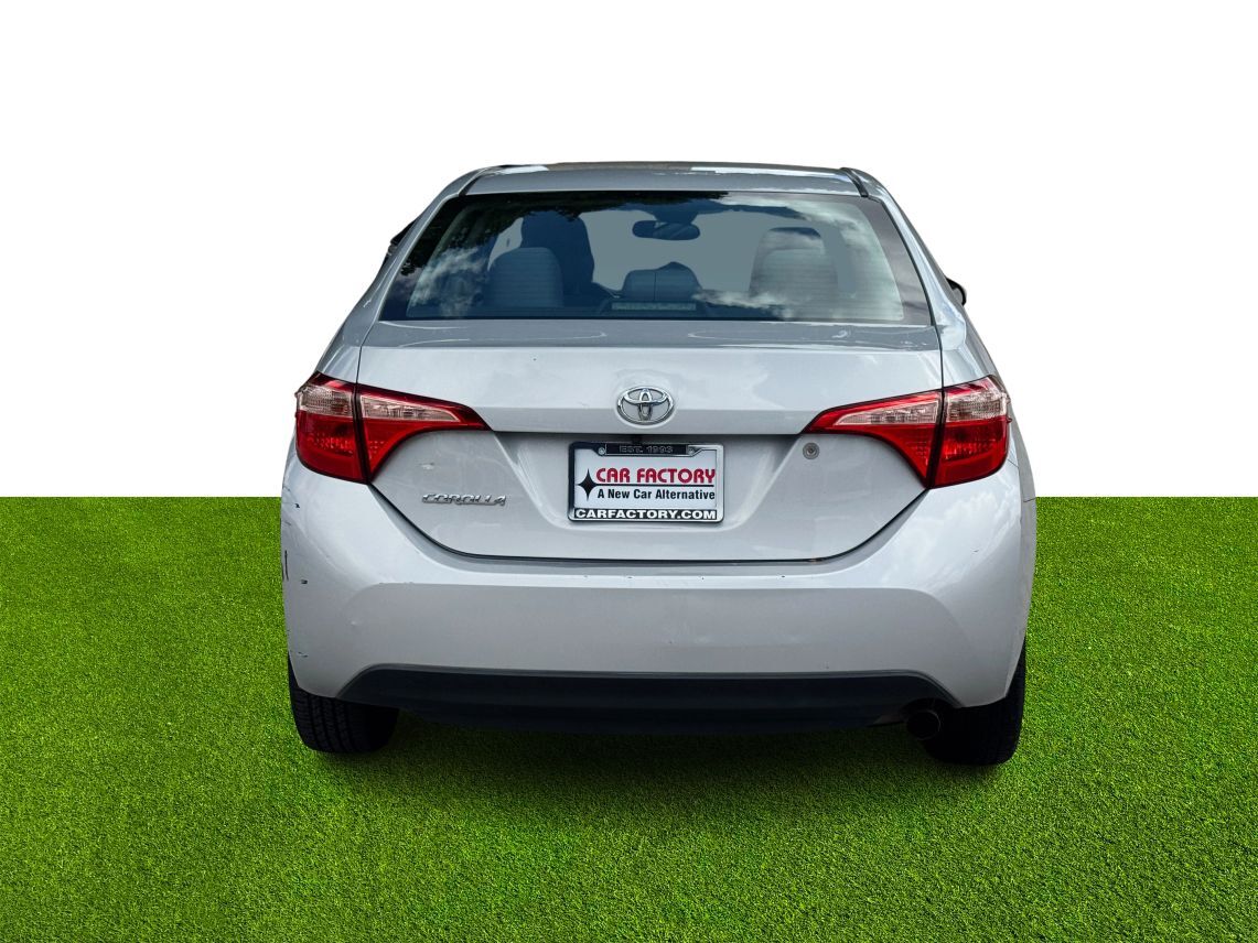 2017 Toyota Corolla SE Sedan 4D