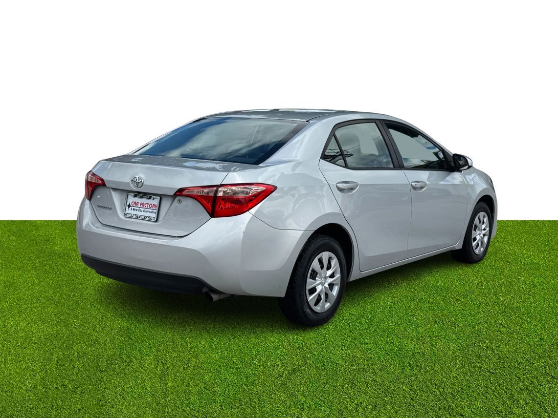 2017 Toyota Corolla SE Sedan 4D