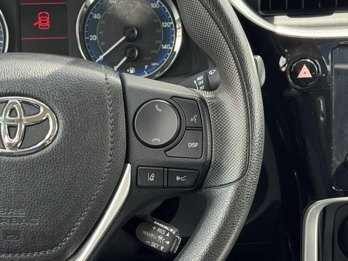 2017 Toyota Corolla SE Sedan 4D