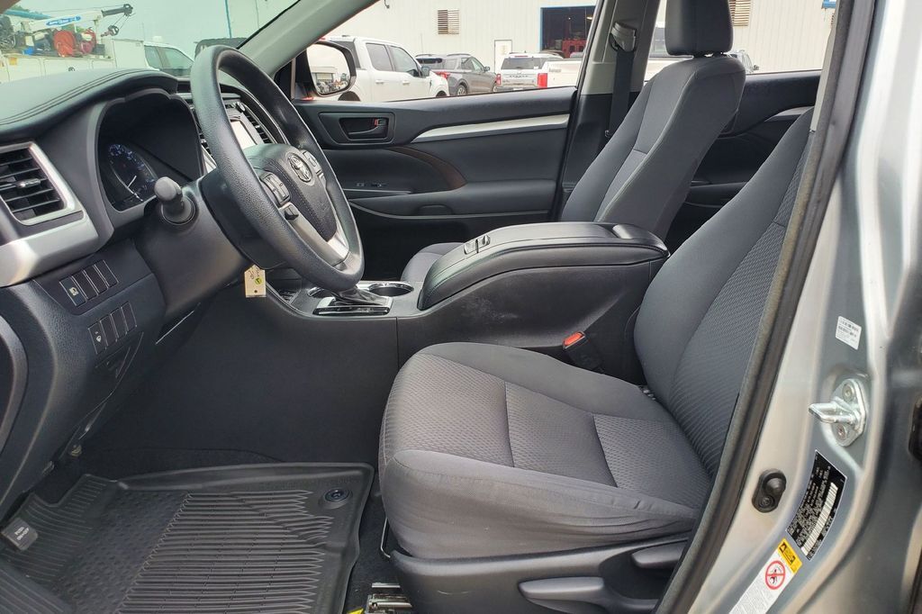 2017 Toyota Highlander LE Hondo TX