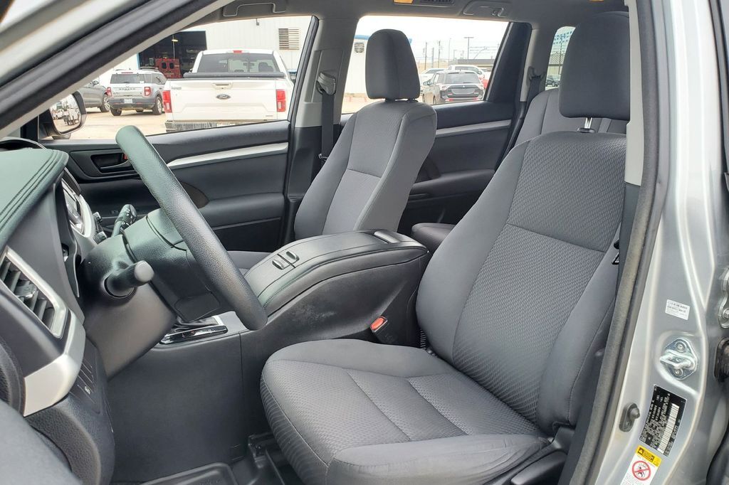 2017 Toyota Highlander LE Hondo TX