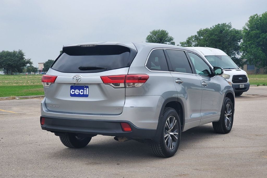 2017 Toyota Highlander LE Hondo TX