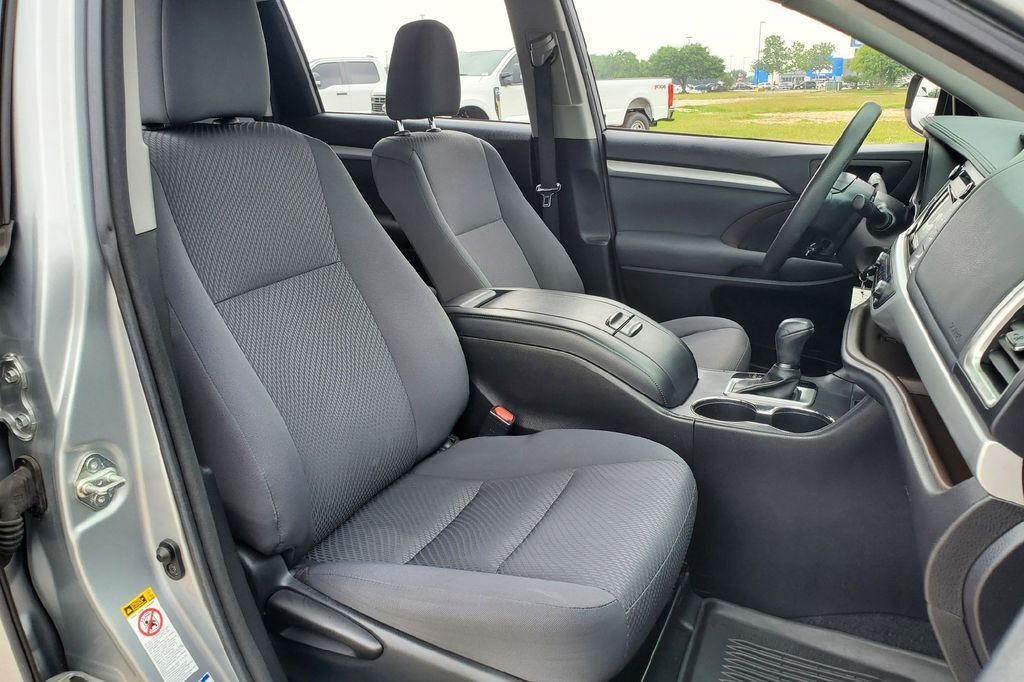 2017 Toyota Highlander LE Hondo TX