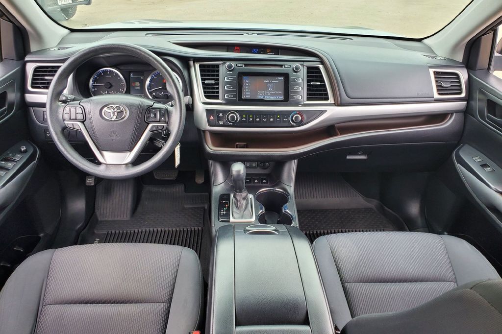 2017 Toyota Highlander LE Hondo TX