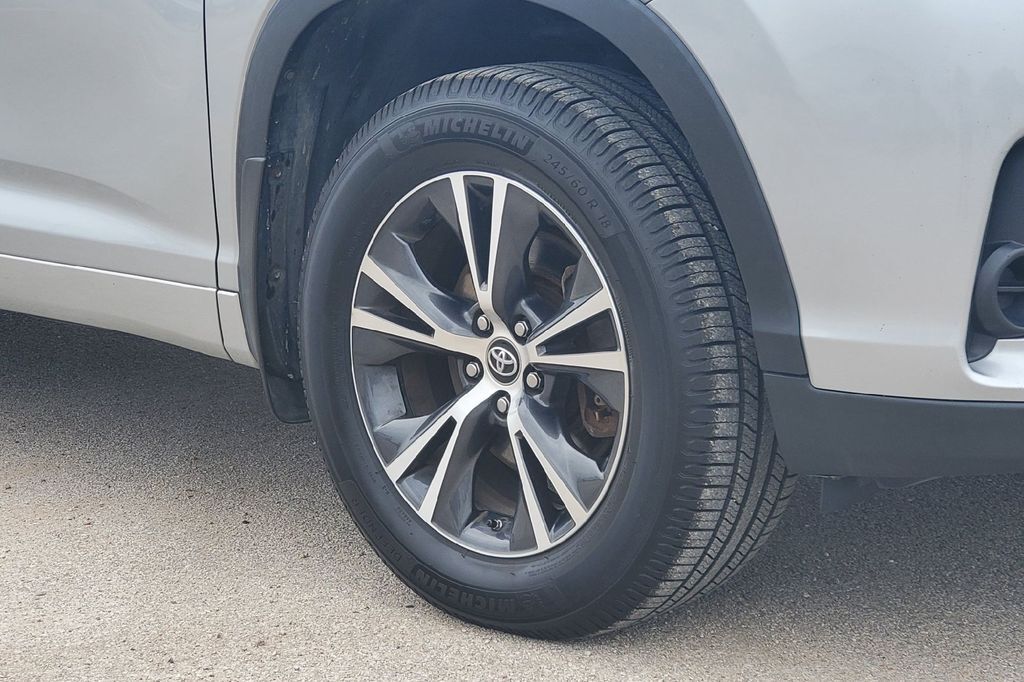 2017 Toyota Highlander LE Hondo TX