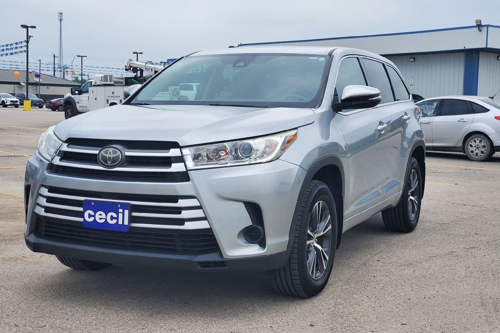 2017 Toyota Highlander LE