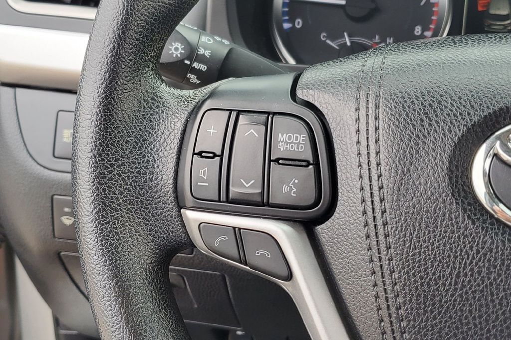 2017 Toyota Highlander LE Hondo TX
