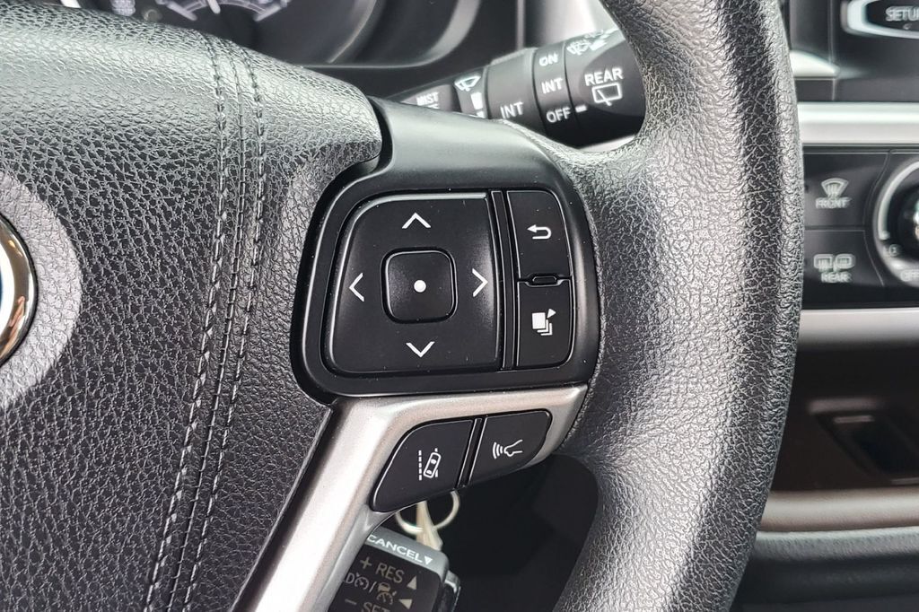 2017 Toyota Highlander LE Hondo TX