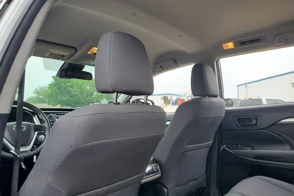2017 Toyota Highlander LE Hondo TX