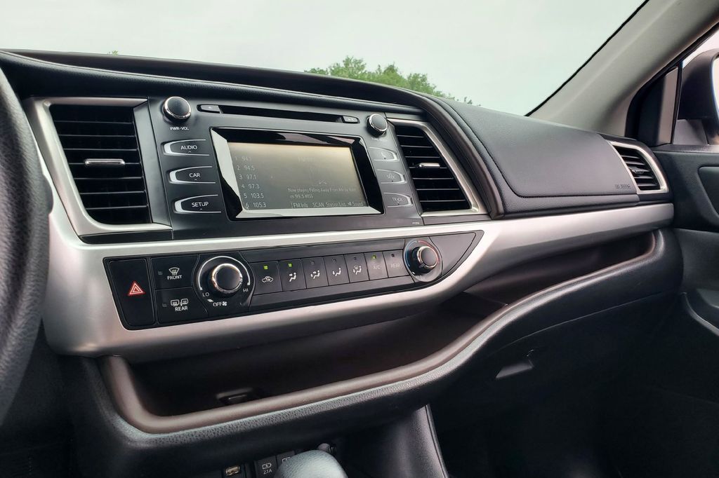 2017 Toyota Highlander LE Hondo TX