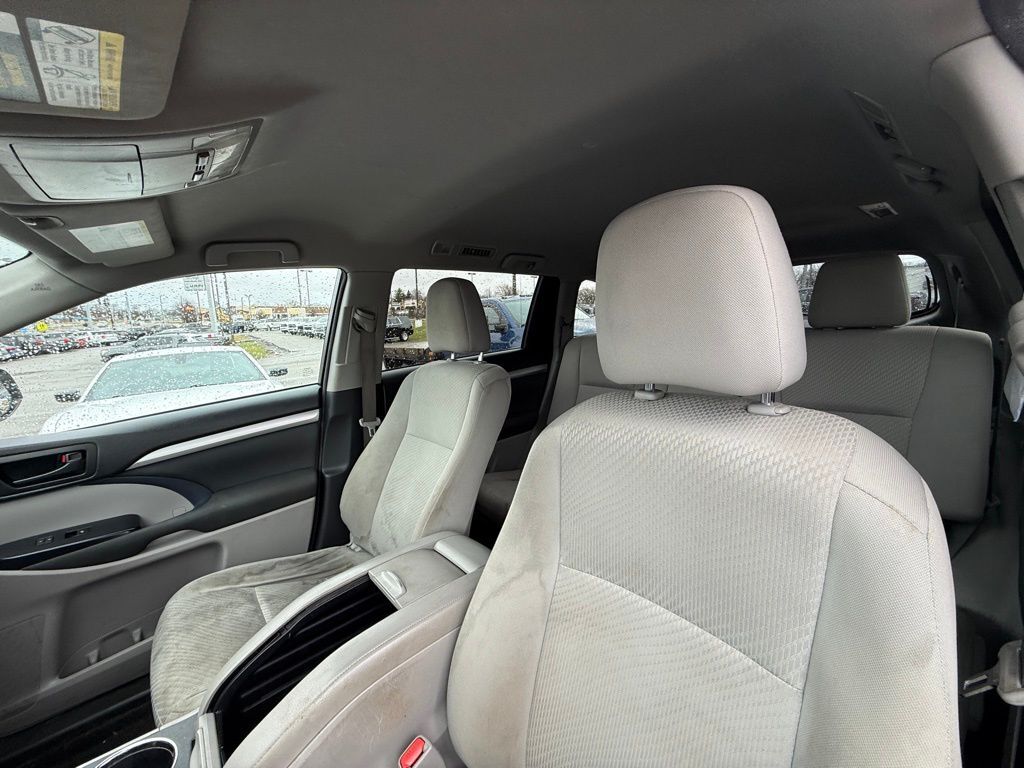 2017 Toyota Highlander LE Crestwood KY