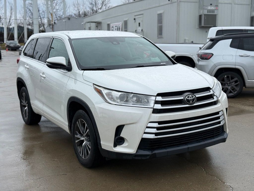 2017 Toyota Highlander LE Crestwood KY