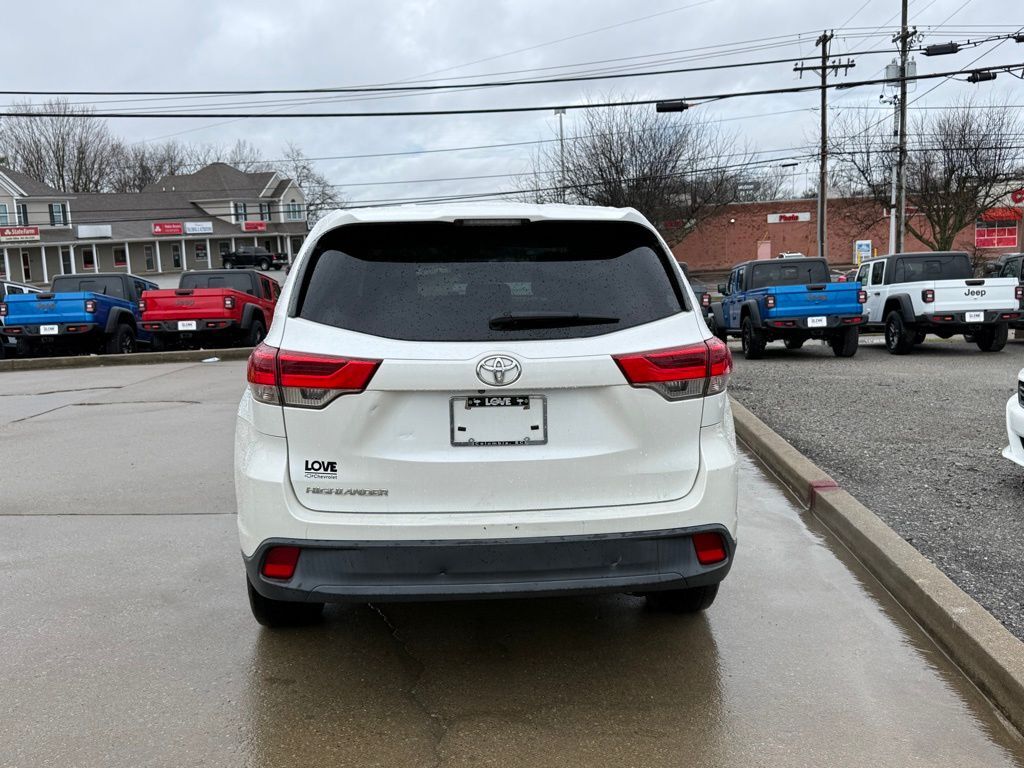 2017 Toyota Highlander LE Crestwood KY