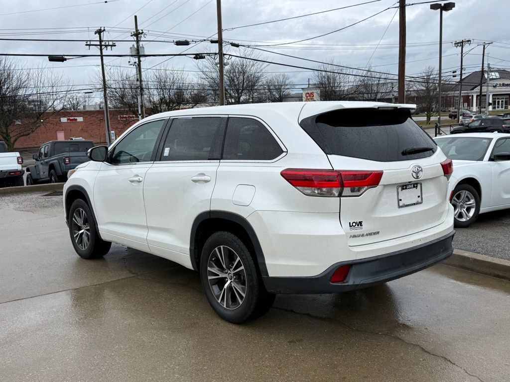 2017 Toyota Highlander LE Crestwood KY