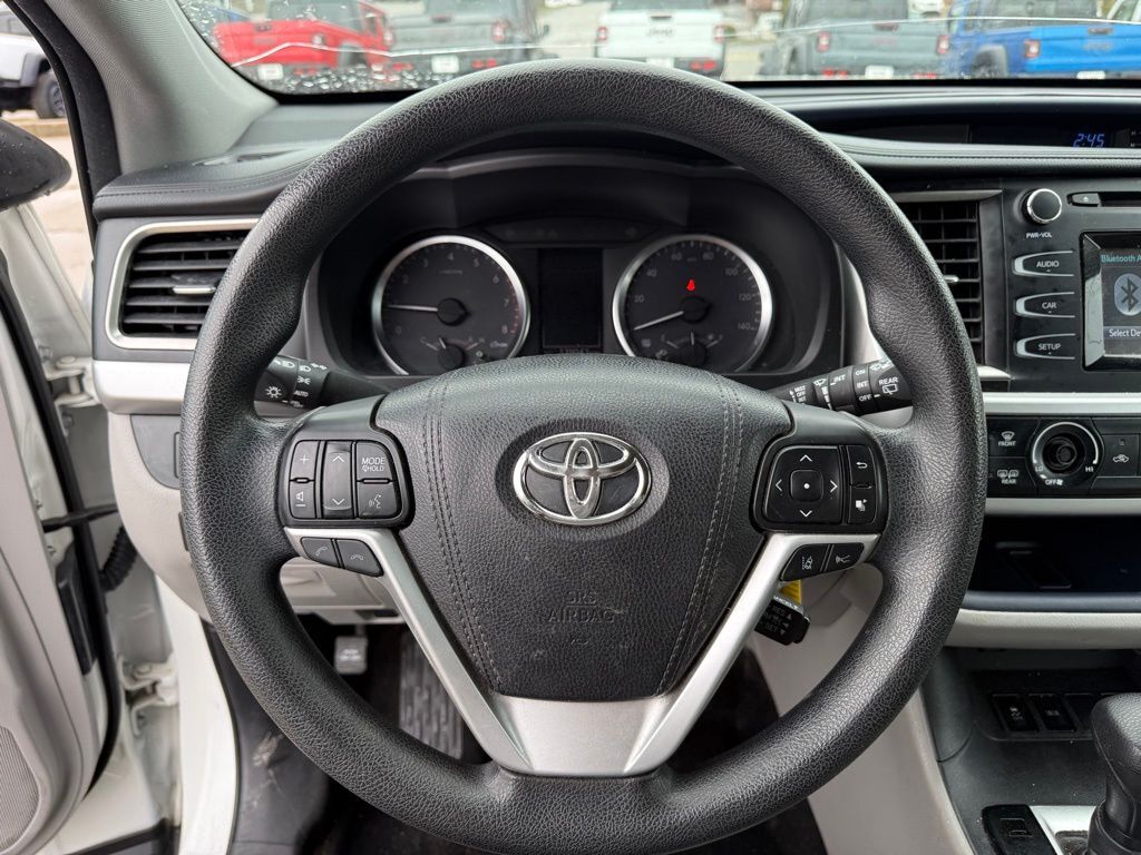 2017 Toyota Highlander LE Crestwood KY