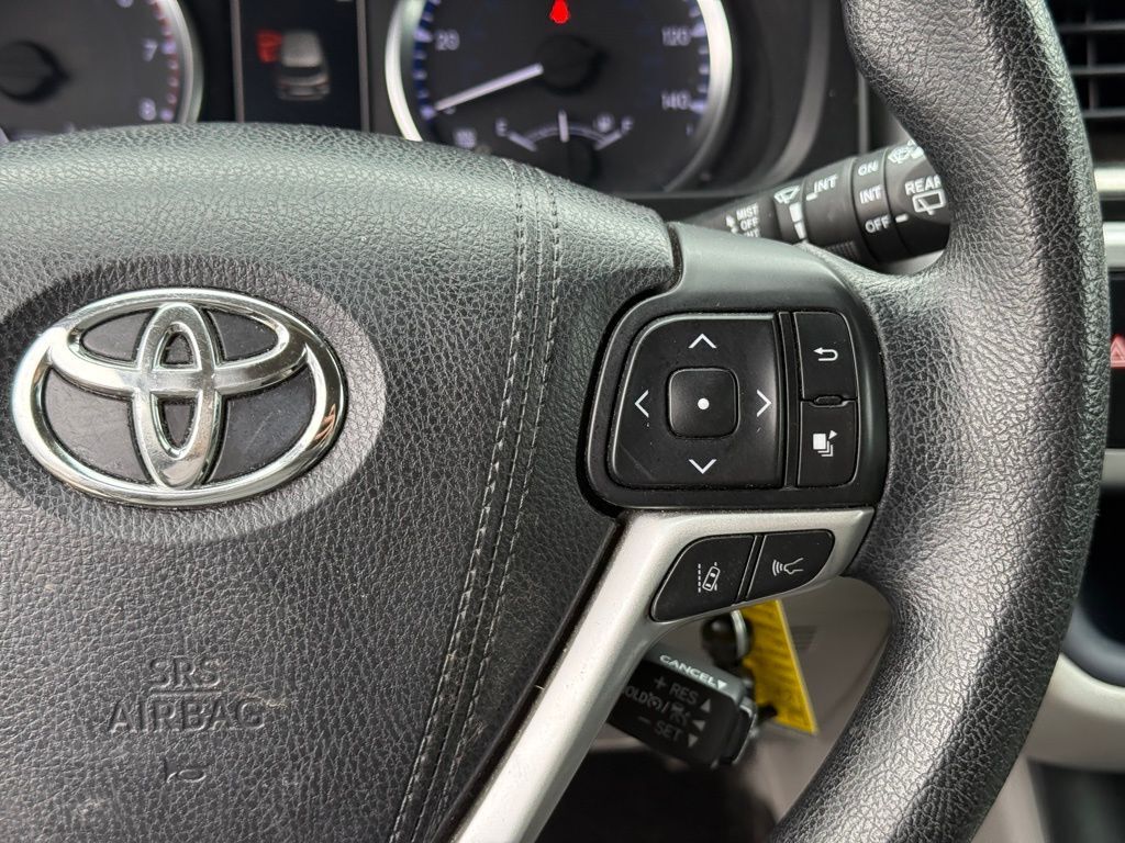 2017 Toyota Highlander LE Crestwood KY