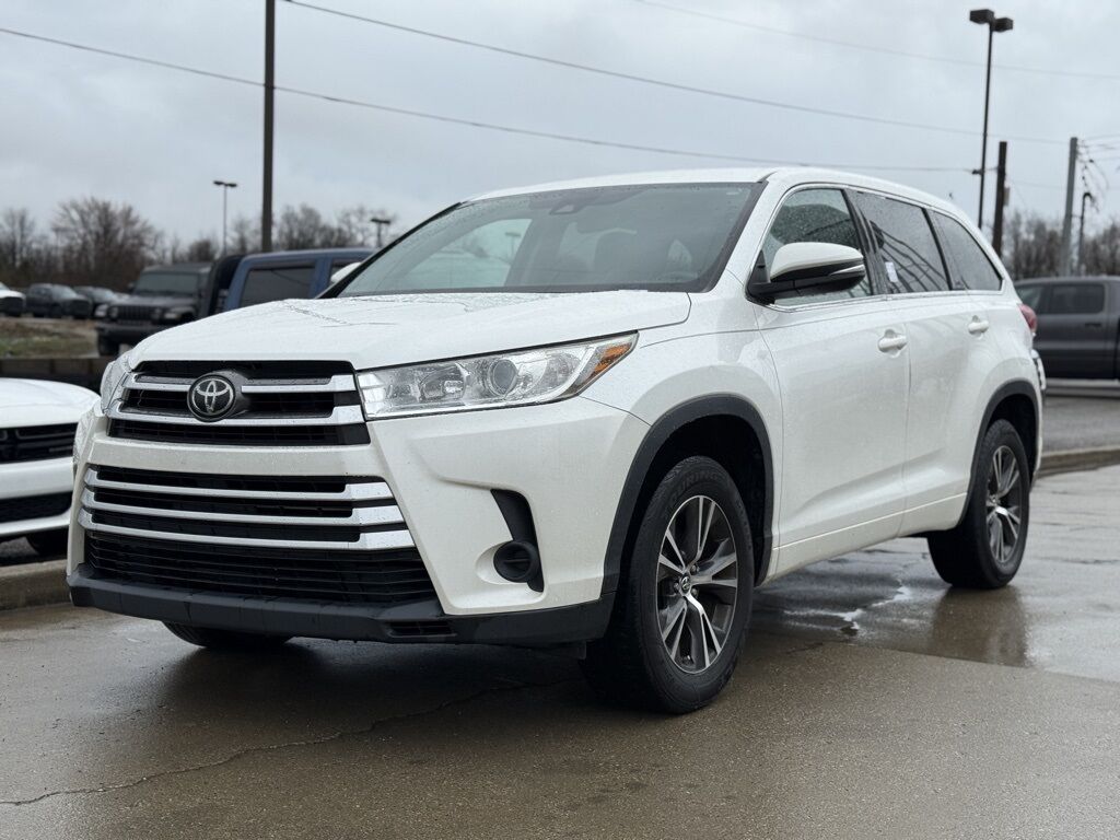 2017 Toyota Highlander LE Crestwood KY
