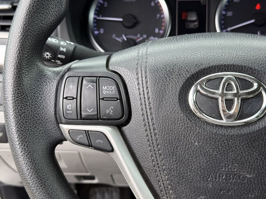 2017 Toyota Highlander LE Crestwood KY