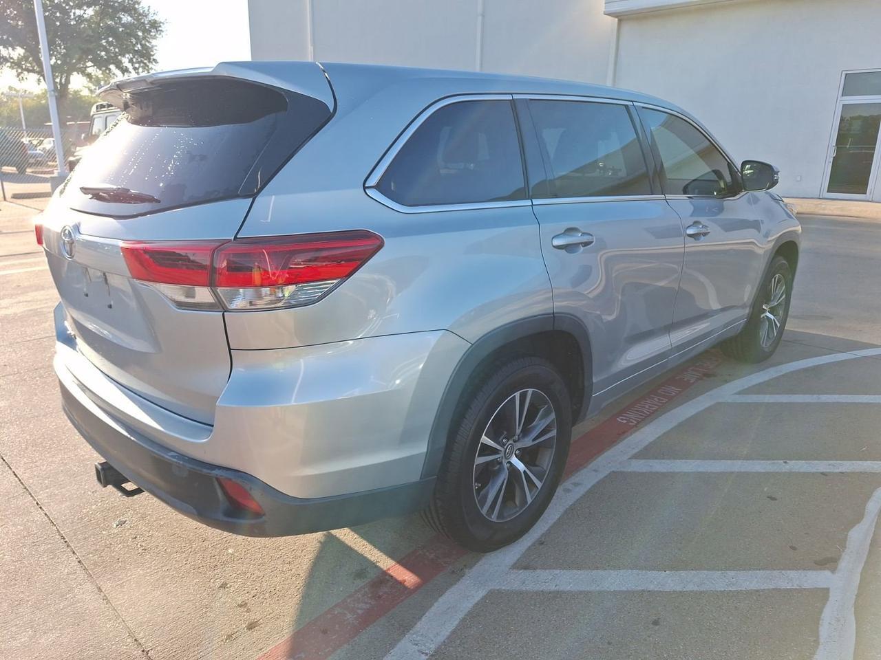 2017 Toyota Highlander LE Hurst TX