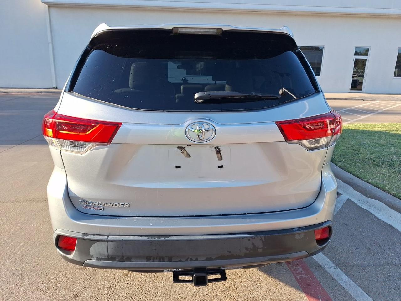 2017 Toyota Highlander LE Hurst TX
