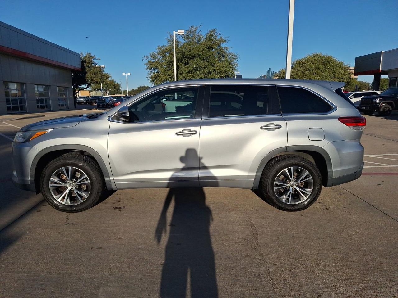 2017 Toyota Highlander LE Hurst TX