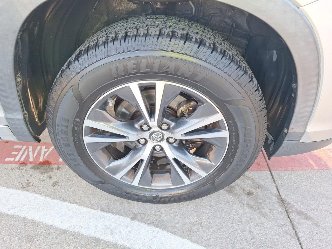 2017 Toyota Highlander LE Hurst TX