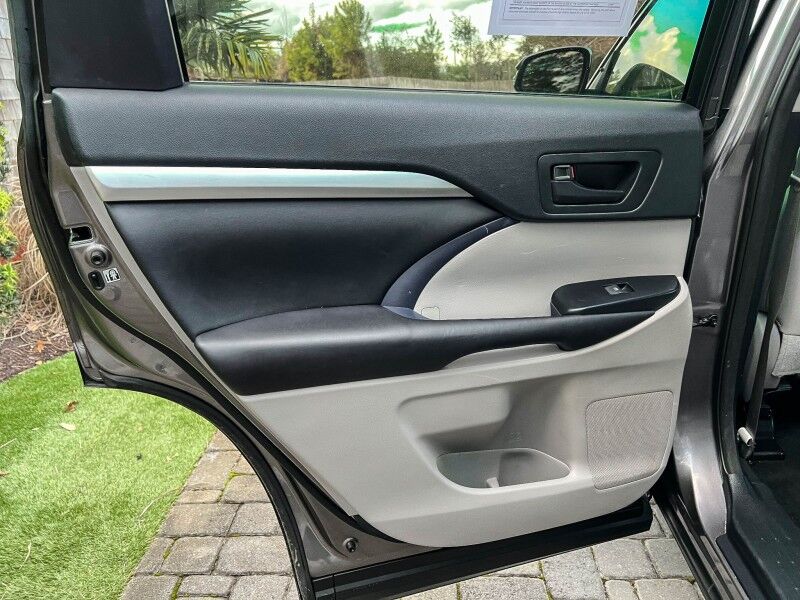 2017 Toyota Highlander LE Wilmington NC