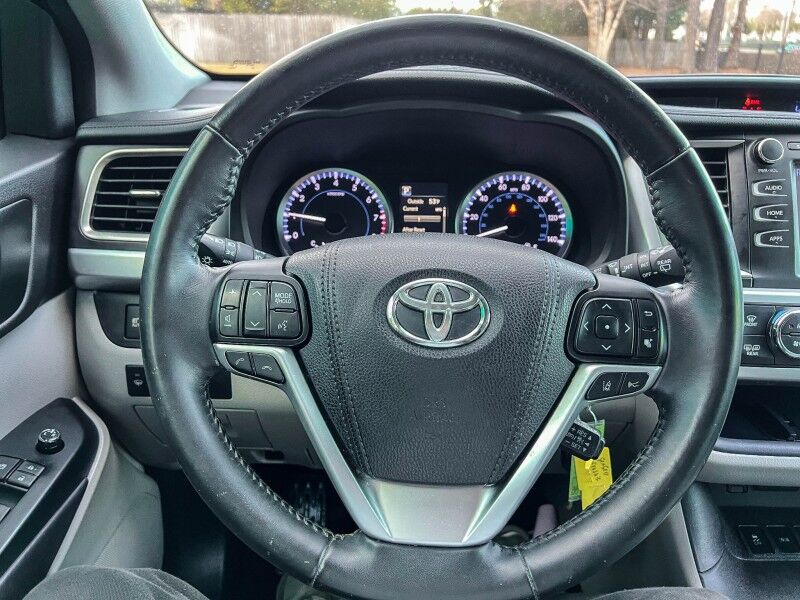 2017 Toyota Highlander LE Wilmington NC