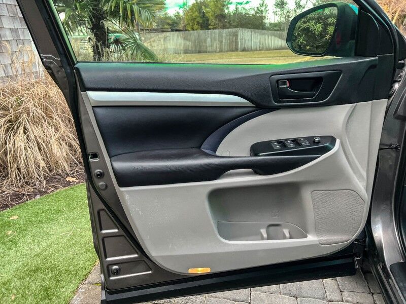 2017 Toyota Highlander LE Wilmington NC