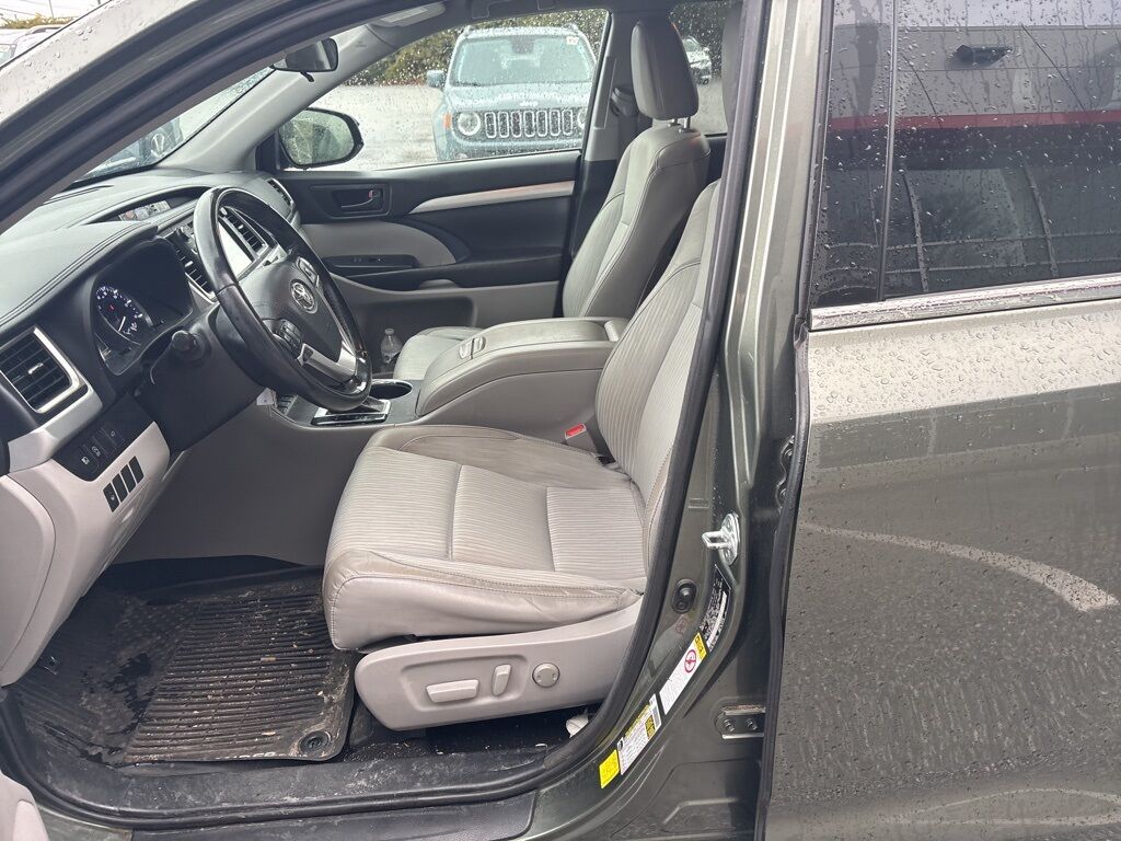 2017 Toyota Highlander LE Cockeysville MD