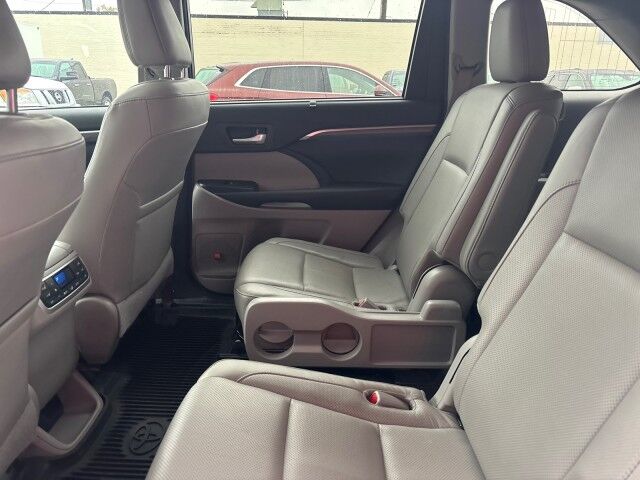 2017 Toyota Highlander Limited Cleveland OH