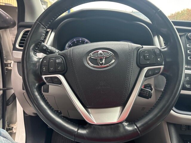 2017 Toyota Highlander Limited Cleveland OH