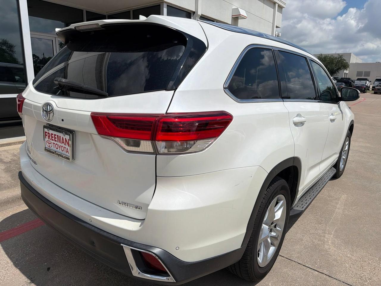 2017 Toyota Highlander Limited Hurst TX
