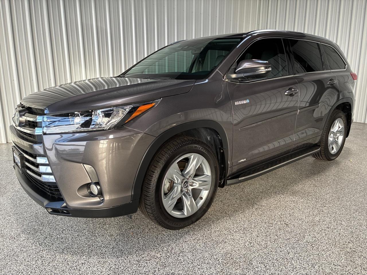 2017 Toyota Highlander Limited Hybrid, Buckets, Low Miles