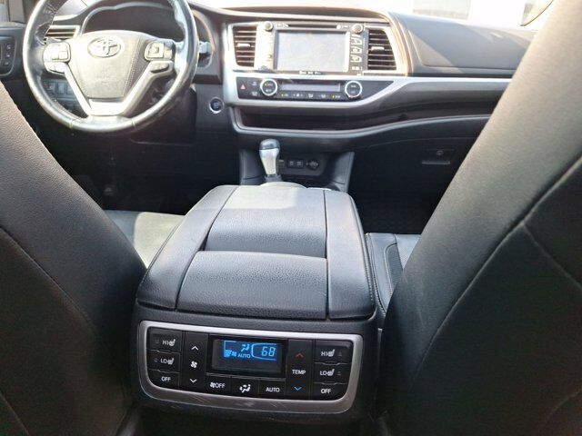 2017 Toyota Highlander Limited Platinum Hurst TX
