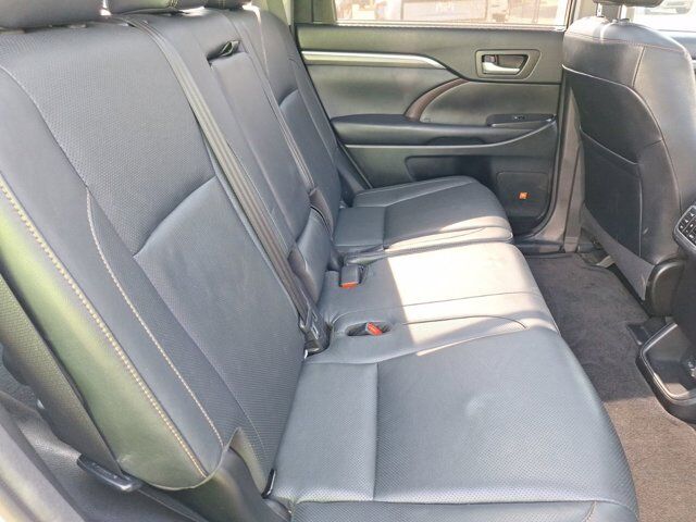 2017 Toyota Highlander Limited Platinum Hurst TX