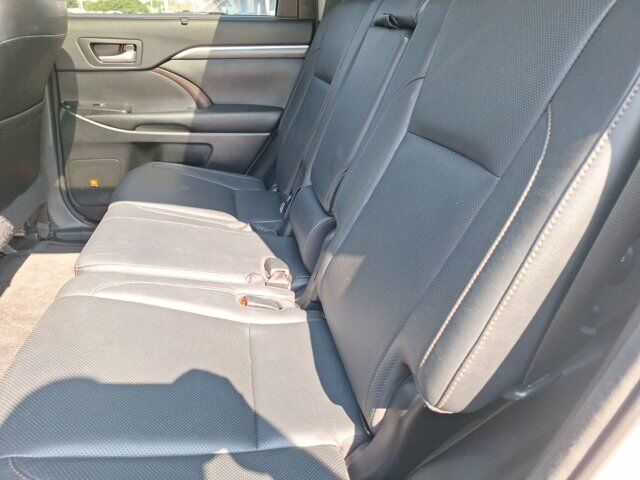 2017 Toyota Highlander Limited Platinum Hurst TX