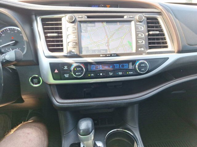 2017 Toyota Highlander Limited Platinum Hurst TX