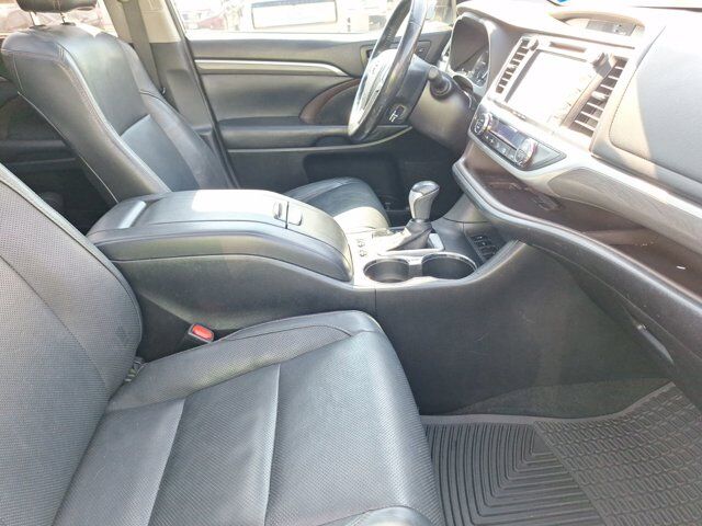 2017 Toyota Highlander Limited Platinum Hurst TX