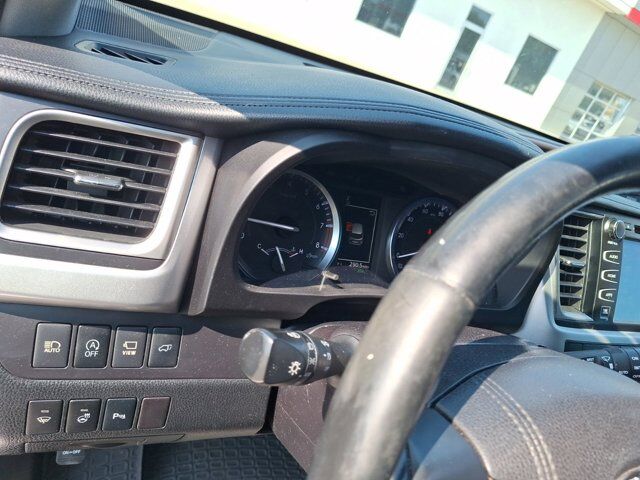 2017 Toyota Highlander Limited Platinum Hurst TX