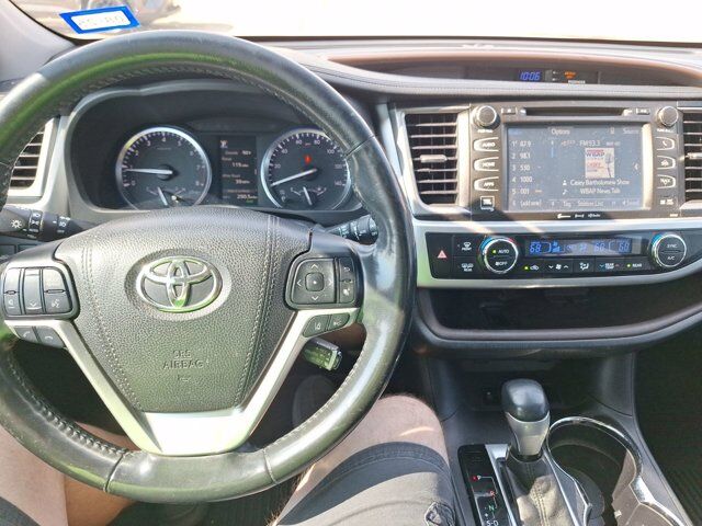 2017 Toyota Highlander Limited Platinum Hurst TX