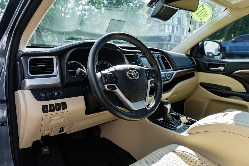 2017 Toyota Highlander Limited Platinum Beaverton OR