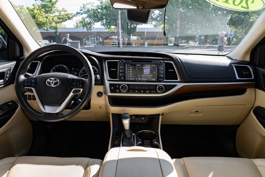 2017 Toyota Highlander Limited Platinum Beaverton OR