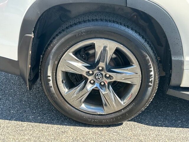 2017 Toyota Highlander Limited Platinum Worcester MA