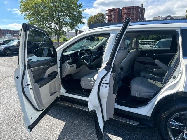 2017 Toyota Highlander Limited Platinum Worcester MA