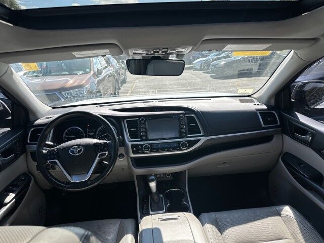 2017 Toyota Highlander Limited Platinum Worcester MA