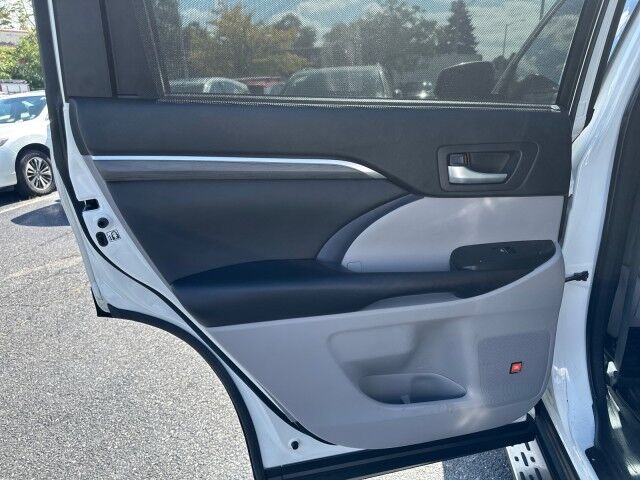 2017 Toyota Highlander Limited Platinum Worcester MA