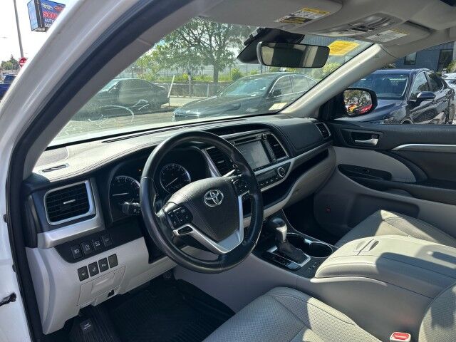 2017 Toyota Highlander Limited Platinum Worcester MA